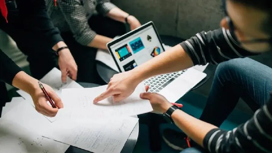 Startup Intern Culture: બેંગલુરુ સ્ટાર્ટઅપ્સમાં ઇન્ટર્નશીપ કે ગુલામી? લિંક્ડઇન પોસ્ટે ઊભા કર્યા પ્રશ્ન 2 startups.jpg