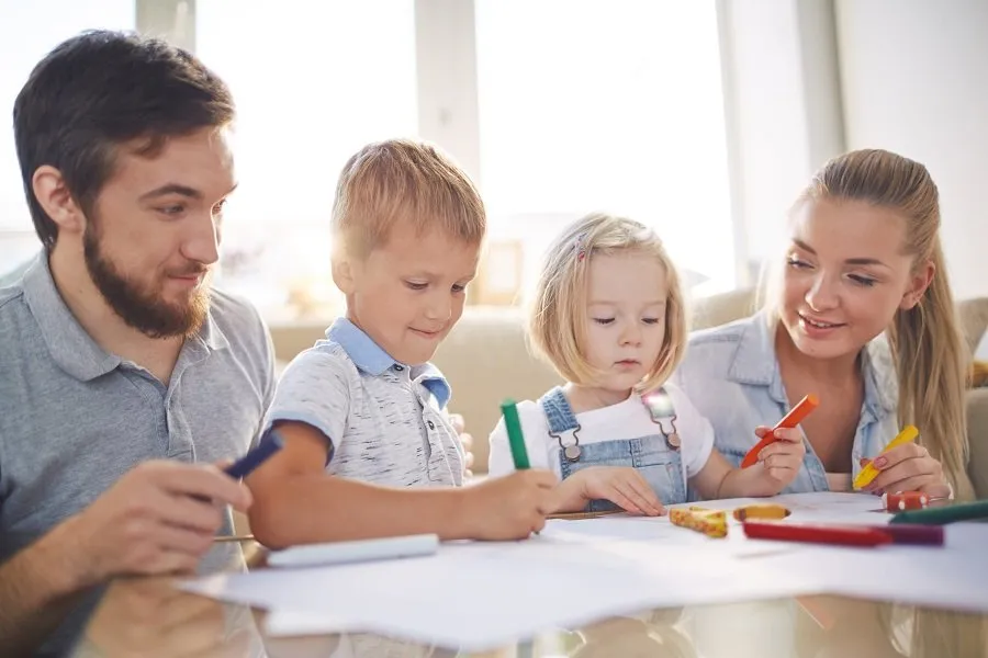 Parenting Myths: શું તમે પણ માનો છો આ પેરન્ટિંગ મિથ્સ? જાણો તેની સત્યતા 3 Parenting Myths