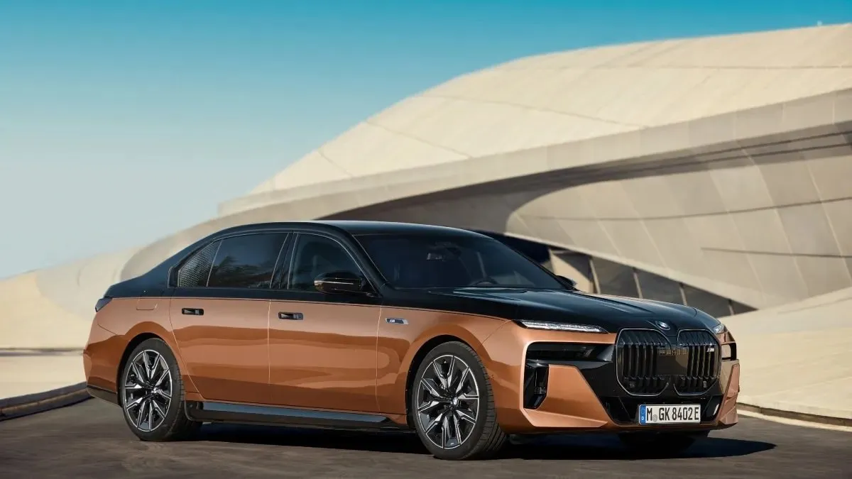 Expensive Electric Cars: ભારતમાં ટોચની 5 અલ્ટ્રા-લક્ઝરી ઇલેક્ટ્રિક કાર 3 bmw.jpg