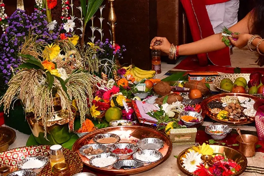 Varalakshmi Vrat 2025: વરલક્ષ્મી વ્રતનું મહત્ત્વ અને મુહૂર્ત સાથે વિગતવાર જાણકારી 2 Varalakshmi Vrat 2025