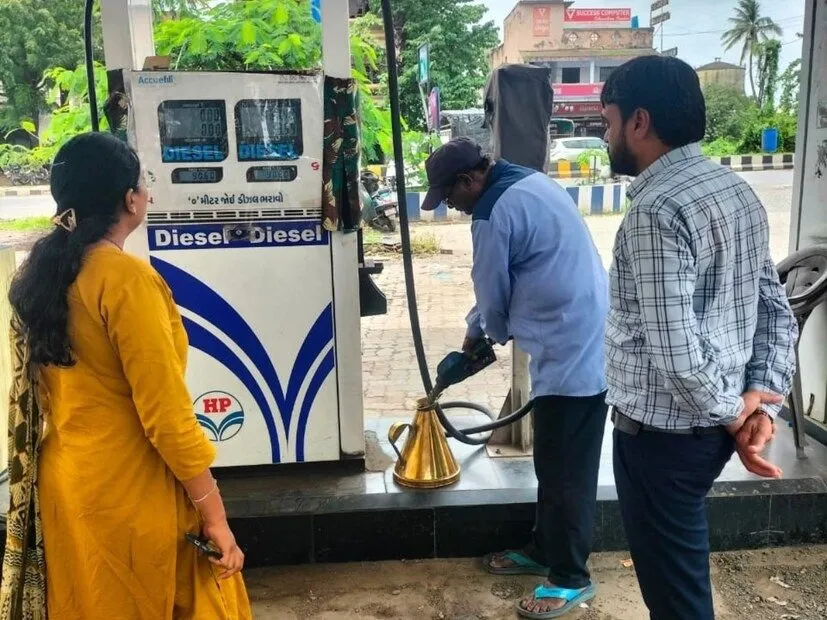 Fuel Pump Inspection: રાજ્યભરના પેટ્રોલ-ડીઝલ પંપ પર તોલમાપ તંત્રની દરોડા કાર્યવાહી 2 Fuel Pump Inspection