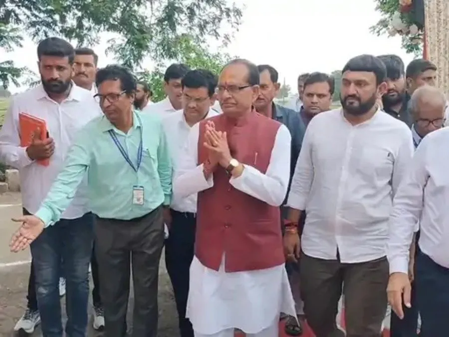 Shivraj Singh Junagadh Visit: શિવરાજ સિંહની જૂનાગઢ કૃષિ મુલાકાત: આધુનિક ખેતી અને આધ્યાત્મનું સંગમ 2 Shivraj Singh Junagadh Visit