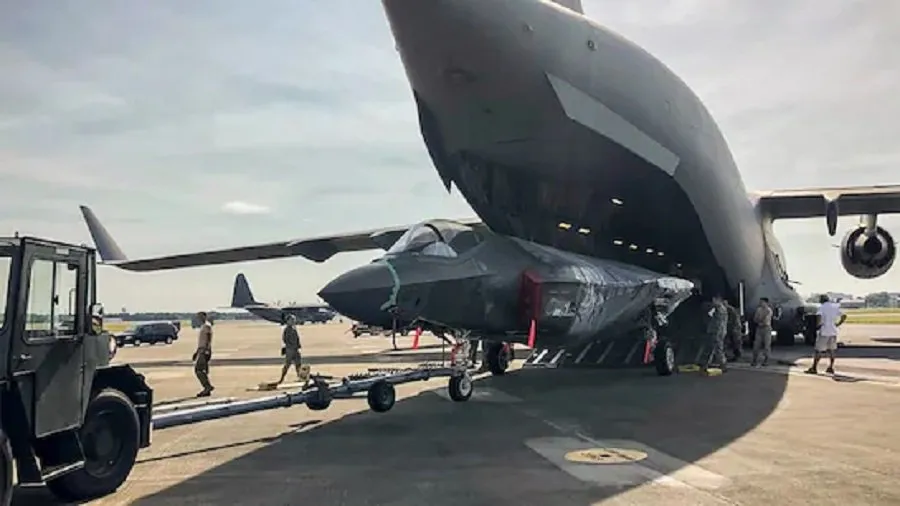 5 અઠવાડિયાની સર્વિસ બાદ કેરળથી બ્રિટનનું F-35B ફાઇટર જેટ રવાના 3 fighter 1.jpg