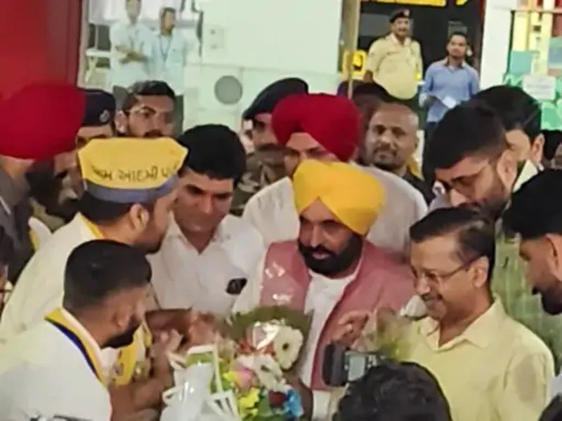 કેજરીવાલ અને ભગવંત માનનો ગુજરાત પ્રવાસ 3 Kejriwal Gujarat Visit 1.jpg