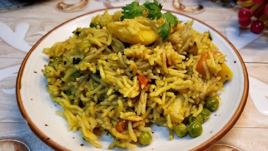 ફટાફટ બનાવી શકાય એવી સ્વાદિષ્ટ વન-પોટ તેહરી, નોંધી લો રેસિપી! 3 one pot tehri.jpg