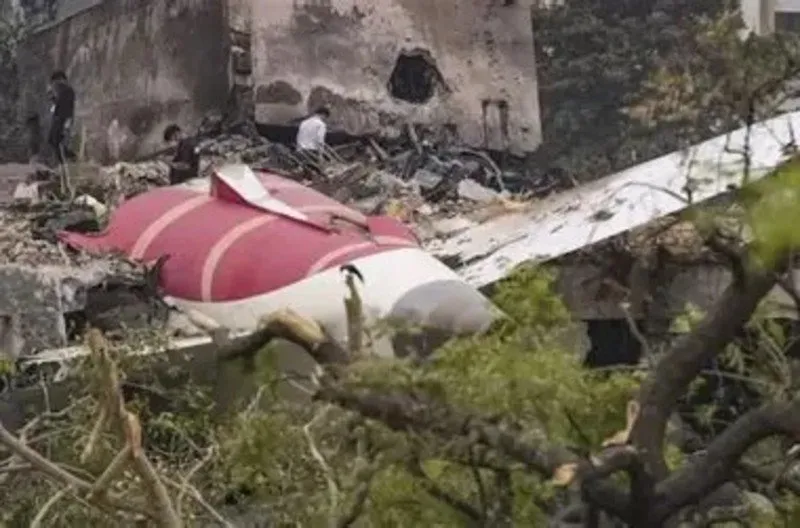 Ahmedabad Plane Crash AAIB Report: 32 સેકન્ડમાં વિમાન થયું ક્રેશ: AAIB રિપોર્ટ સામે એર ઈન્ડિયા અને બોઇંગનું નિવેદન 2 Ahmedabad Plane Crash AAIB Report