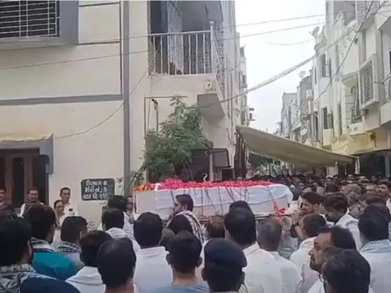 Ahmedabad Plane Crash Jayesh Gondaliya: અમદાવાદ પ્લેન ક્રેશમાં શિક્ષણવિદ્ જયેશ ગોંડલિયાનું દુઃખદ અવસાન 3 Ahmedabad Plane Crash Jayesh Gondaliya