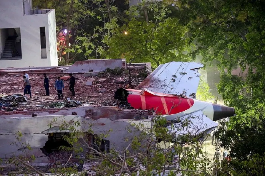 Ahmedabad Plane Crash: અમદાવાદ વિમાન દુર્ઘટના અંગે ખુલાસો: માત્ર 3 સેકન્ડમાં કેવી રીતે બંધ થયા બંને એન્જિન? 2 Air India.1.jpg