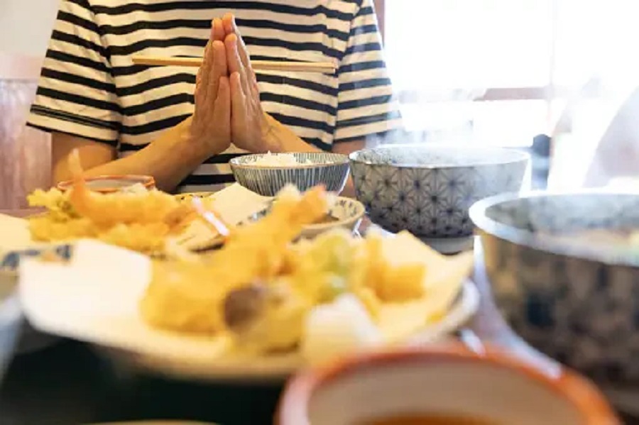 Chanakya Niti: આ લોકોના ઘરે દેવી લક્ષ્મી કરે છે વાસ, ભંડાર હંમેશા રહે છે ભરેલા 2 Food