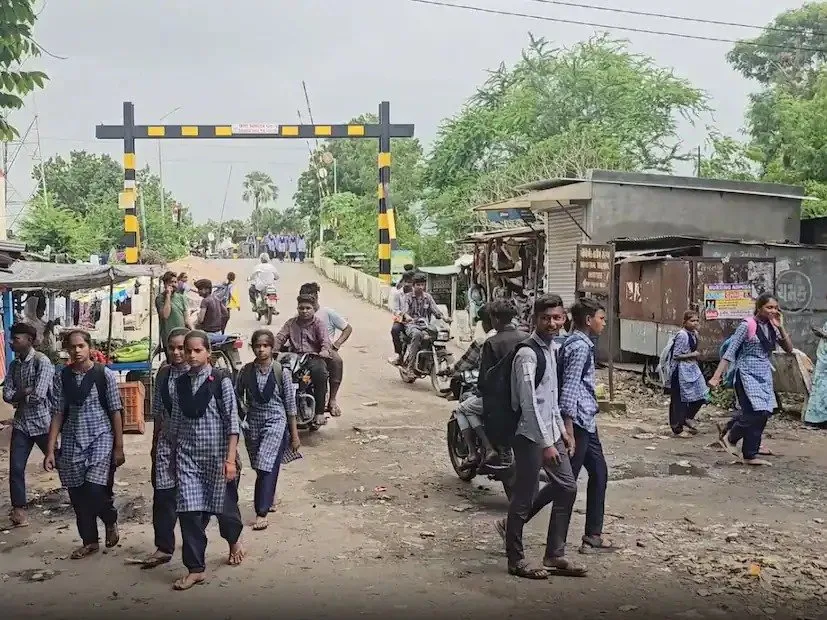 Gambhira bridge accident: ગંભીરા બ્રિજ અકસ્માત પછી તંત્રની ઢિલાઈનો ભોગ બન્યા છોટાઉદેપુરના હજારો ગ્રામજનો 3 Gambhira bridge accident