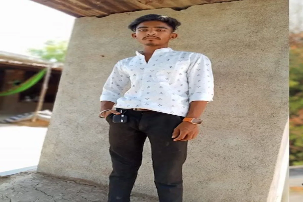 Gambhira bridge collapse victim missing : 6 દિવસથી વિક્રમ લાપતા, પુતળાને અપાયો અગ્નિદાહ 2 Gambhira bridge collapse victim missing