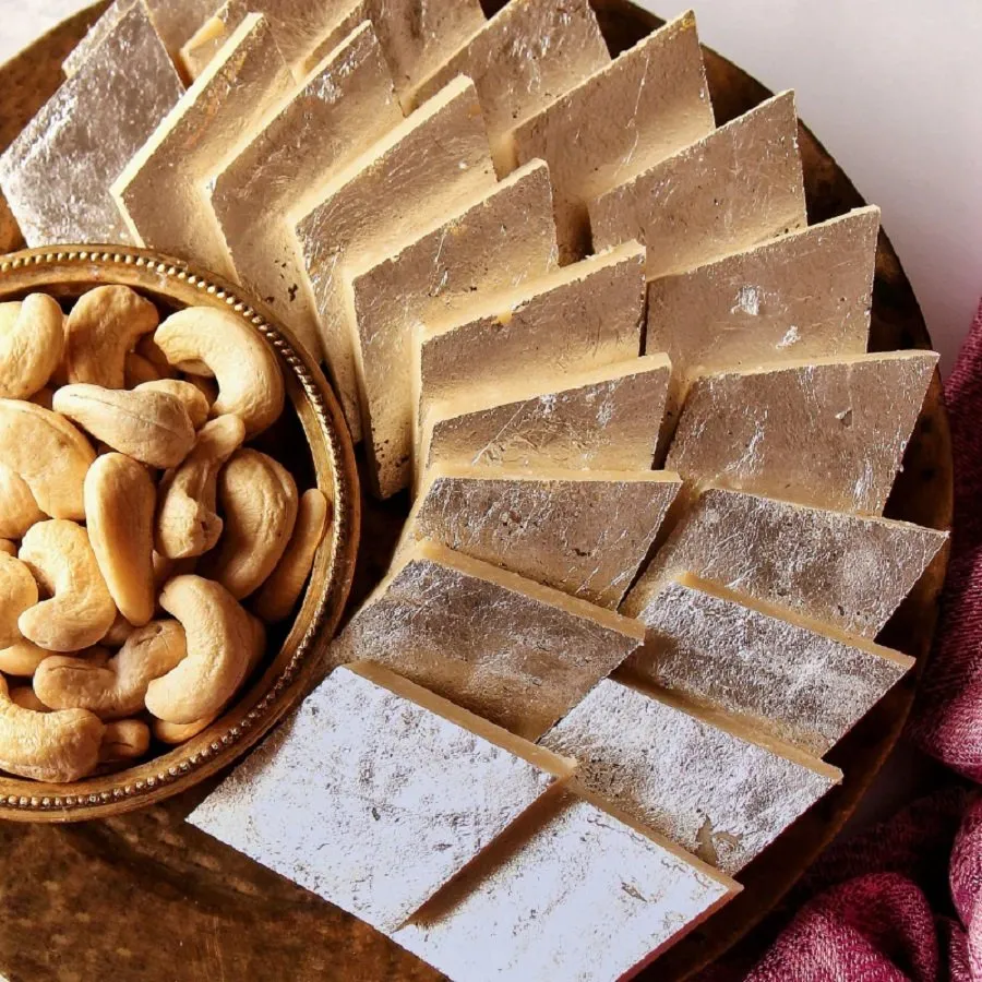 Kaju Katli: ઘરે બનાવો બજાર જેવી સ્વાદિષ્ટ કાજુ કતરી – સરળ રેસીપી અહીં છે! 2 Kaju Katri.1.jpg