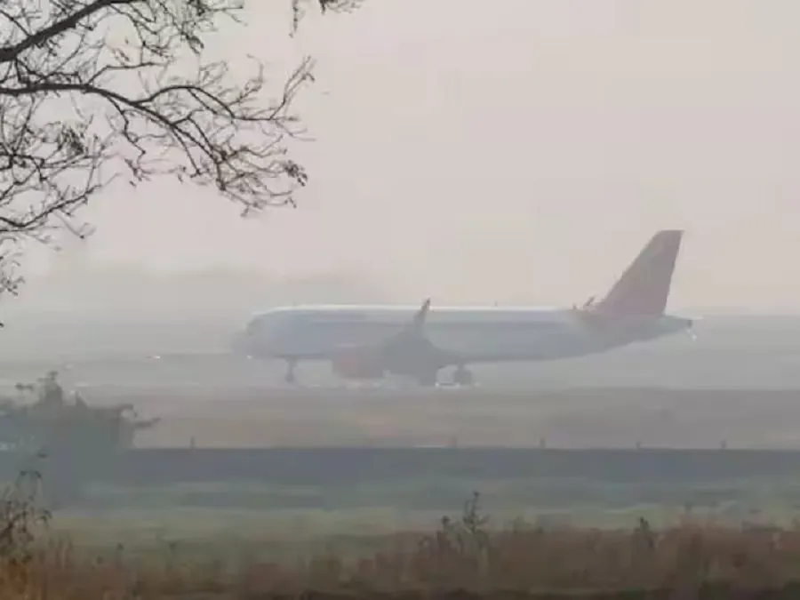 Flight Diversion: દિલ્હી આવતી ચાર ફ્લાઇટ્સ જયપુર ડાયવર્ટ, ખરાબ હવામાન કારણ 3 Plane 12.jpg