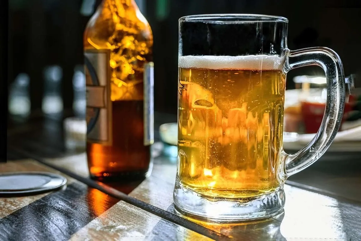 ગુજરાતમાંથી 2024માં 22 કરોડનો દારૂ ઝડપાયો 3 Beer Market