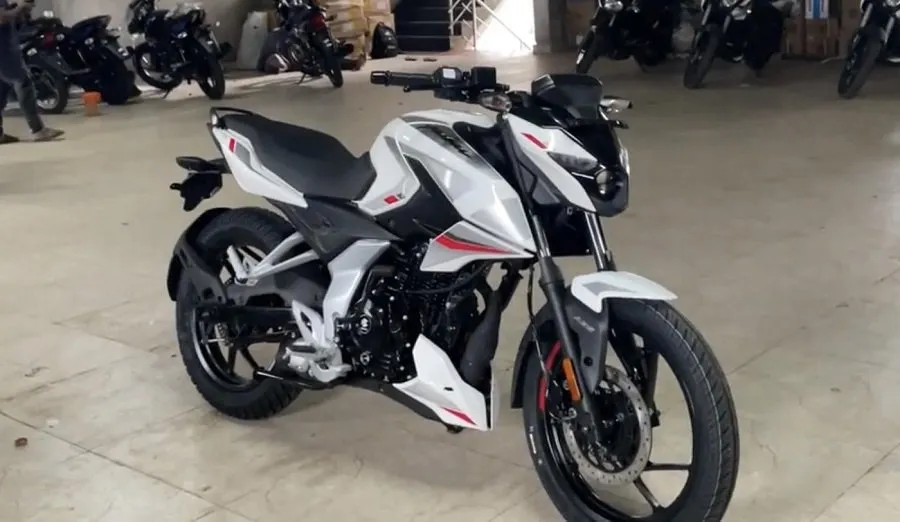 Bajaj Pulsar N150: આ લોકપ્રિય બાઇક હવે વેબસાઇટ પરથી કેમ ગાયબ? 2 Bajaj Pulsar N150