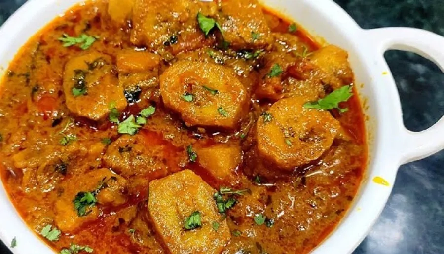 Raw banana curry: ઓઈલ ફ્રી ડાયટ? અજમાવો આ હેલ્ધી કેળાનું શાક! 2 Raw banana curry