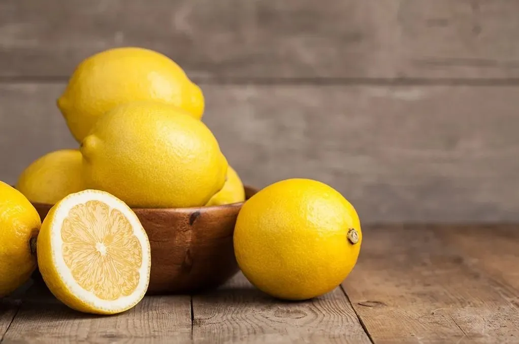 Lemon Water: શું તમે વજન ઘટાડવાના પ્રયાસમાં તમારા સ્વાસ્થ્યને બગાડી રહ્યા છો? 3 lemon 11.jpg