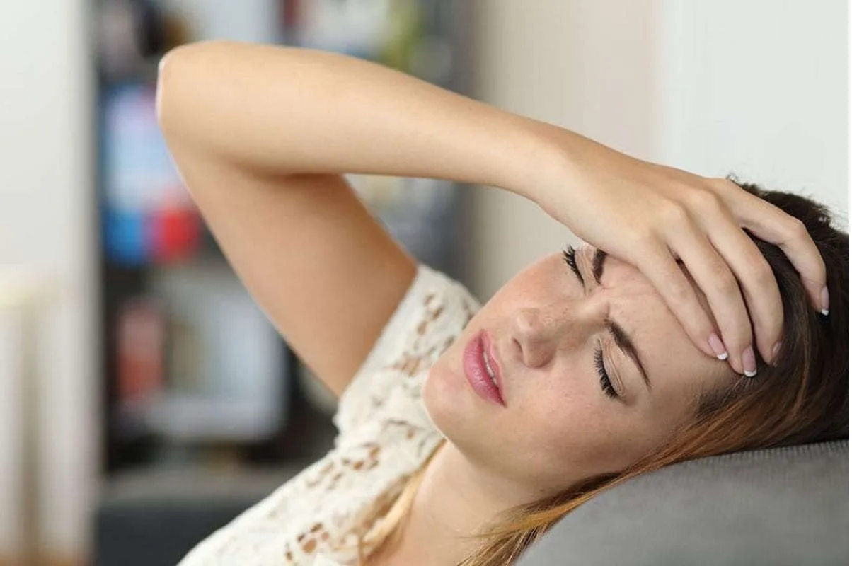 6 કલાકથી ઓછી ઊંઘ લેનારાઓ માટે 4 અસરકારક રીતો 3 Sleep deprivation effects