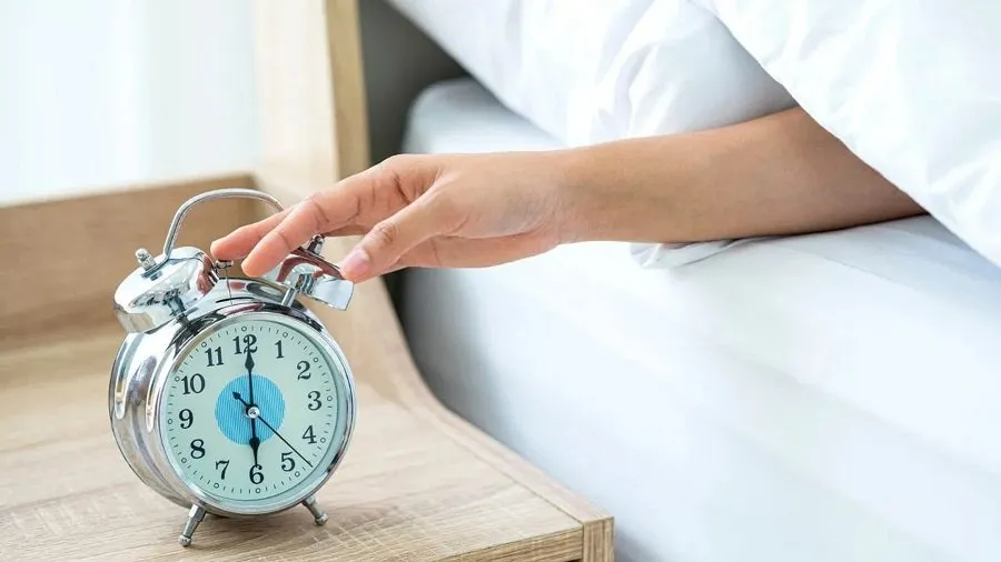 નાકથી નહીં, મોંથી શ્વાસ લેવો: કારણો, જોખમો અને 5 મુખ્ય સ્વાસ્થ્ય અસરો 2 Sleep deprivation effects