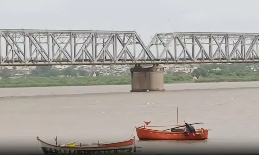 Narmada dam water release 1.png