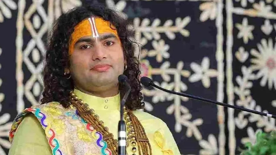 કથાકાર અનિરૂદ્ધાચાર્યનું વધુ એક વિવાદિત નિવેદન - સત્ય કડવું હોય છે અને કળિયુગમાં કડવું સત્ય બોલવું ગુનો 3 Aniruddhacharya.jpg