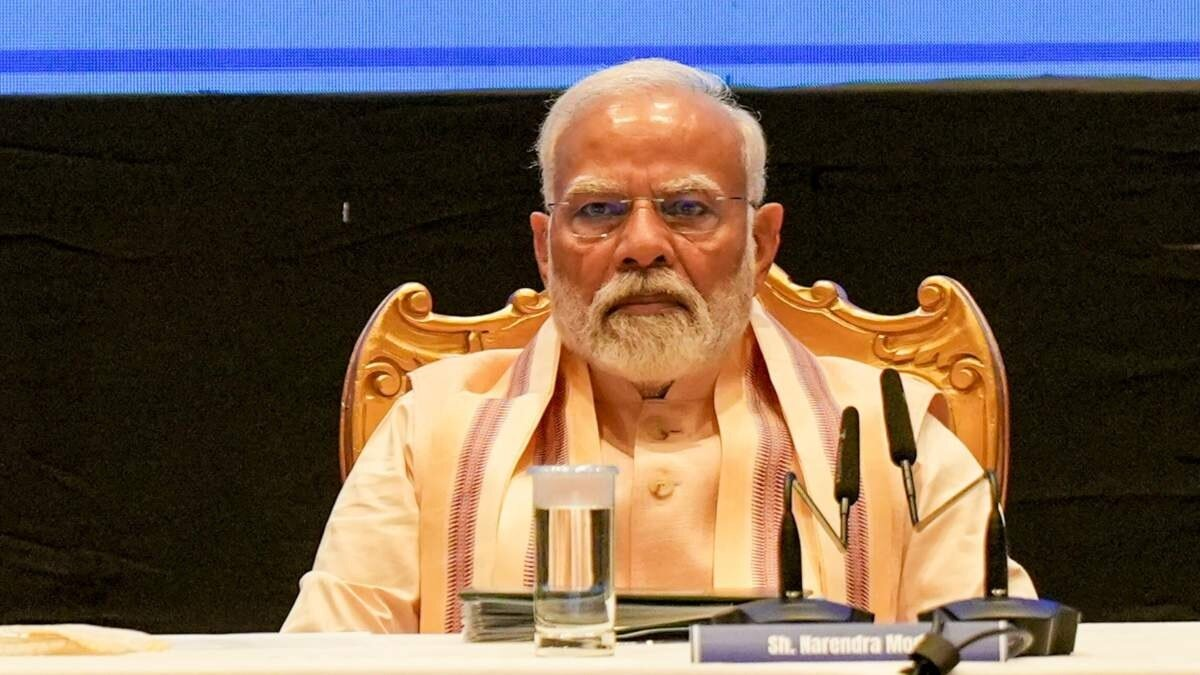 NDA ની બેઠકમાં ઓપરેશન સિંદૂરની ગૂંજ, PM મોદીને અપાયા અભિનંદન આપ્યા,વડાપ્રધાનના અસાધારણ નેતૃત્વની કરાઈ પ્રશંસા 3 PM Modi.1.jpg