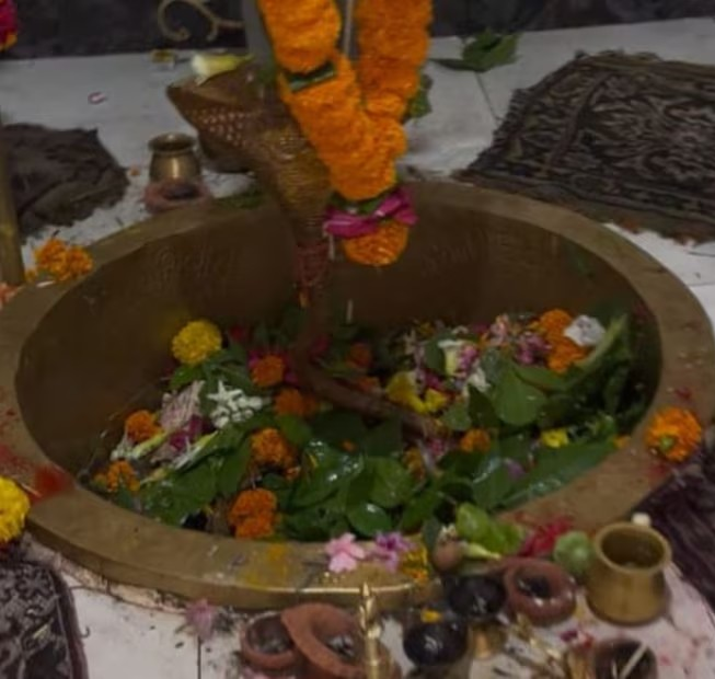 અજોડ શ્રદ્ધાનું સ્થાન: આજી નદી કાંઠે વસેલું પ્રાચીન મંદિર 2 Jangleshwar Mahadev Temple 1.png