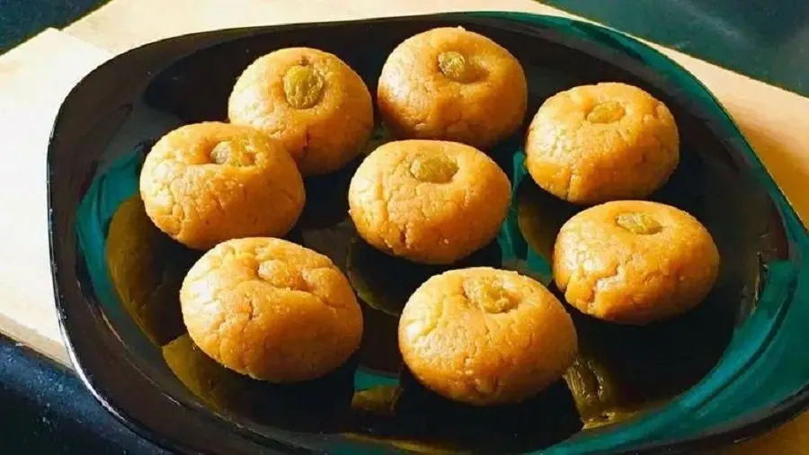 રક્ષાબંધન સ્પેશિયલ: મિનિટોમાં સ્વાદિષ્ટ બેસનના પેંડા બનાવો, ફોલો કરો આ સરળ રેસીપી 3 peda