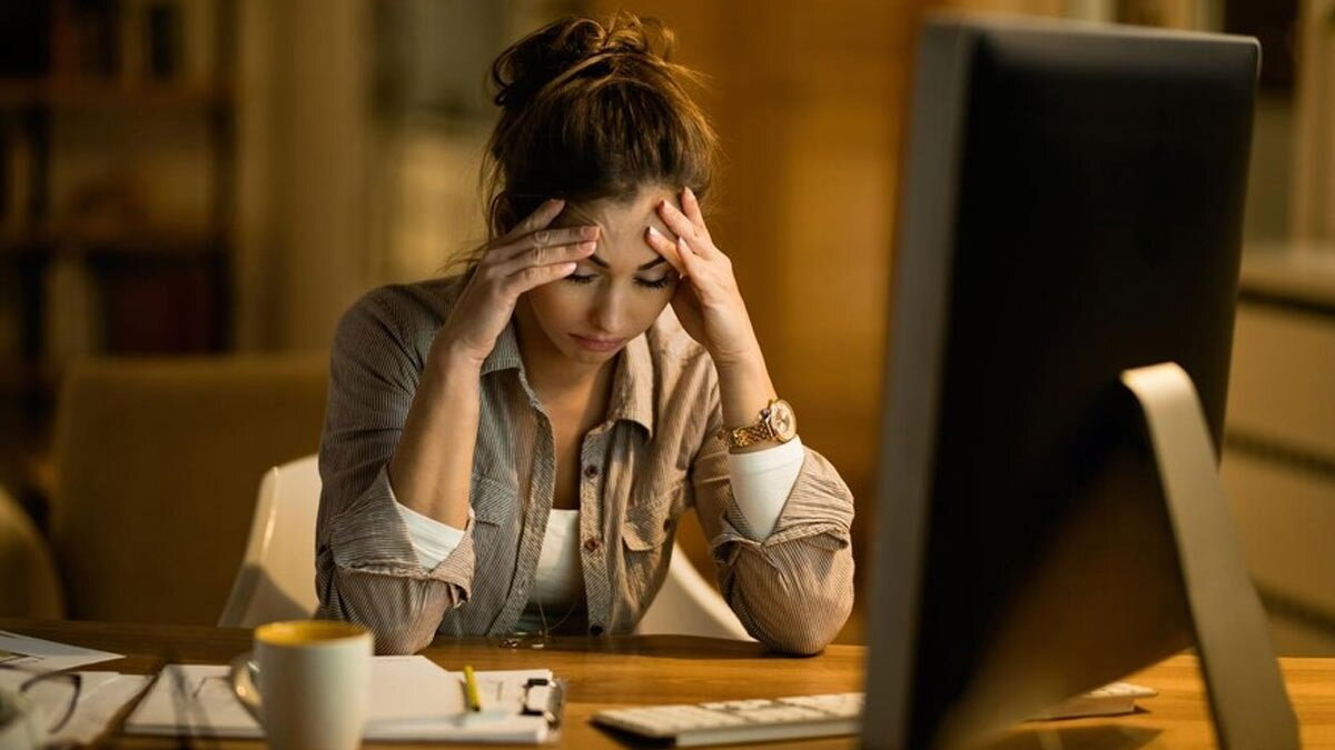 શું તમે શાંત રહેવા માટે હોરર ફિલ્મો શોધી રહ્યા છો? અહીંથી શરૂઆત કરો 3 Work Stress.jpg