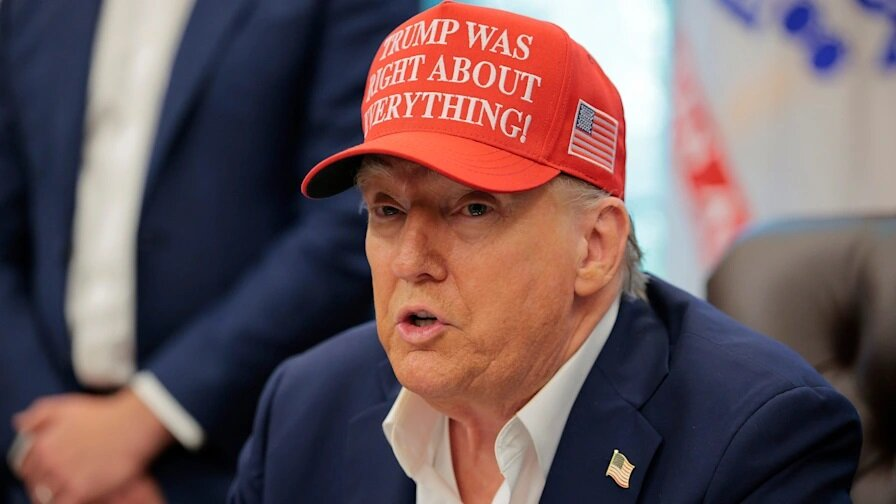 રશિયાના તેલ પર 25% દંડ: ટ્રમ્પના ભારત પર ટેરિફનો વિરોધ 3 trump 39.jpg