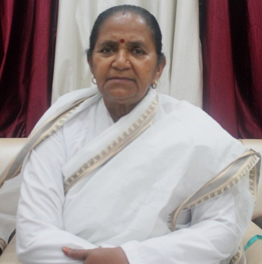 gulabi devi.jpg