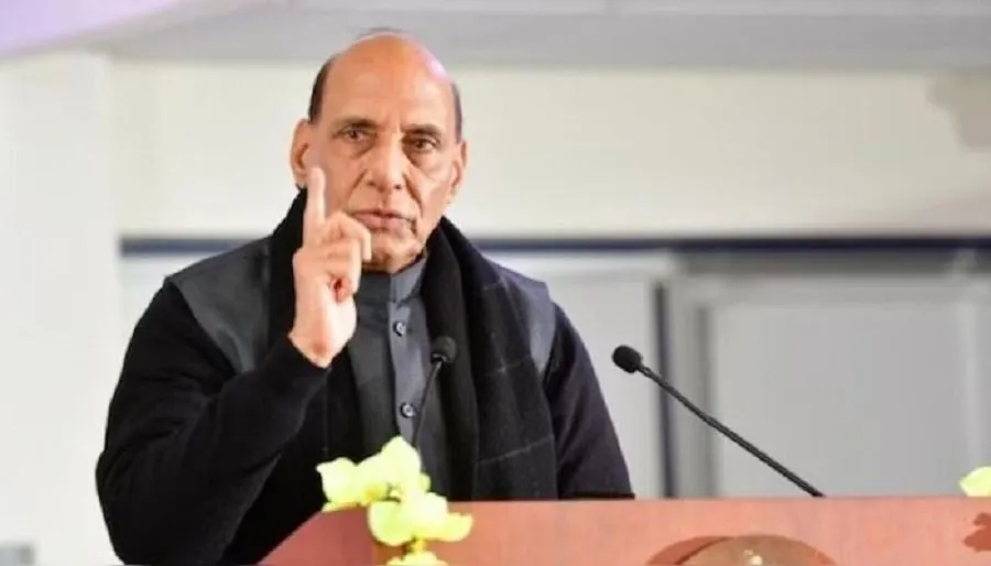 "ઇતિહાસનું પુનરાવર્તન ભયાનક હશે": રાજનાથ સિંહે પાકિસ્તાનને ૧૯૭૧ની યાદ અપાવી 3 rajnath 1.jpg
