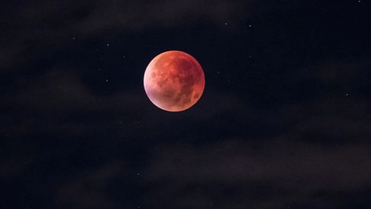 ચંદ્રગ્રહણ 2025: ગ્રહણ અને સૂતકનો સમયગાળો, શું કરવું અને શું ન કરવું 2 Grahan 0.jpg