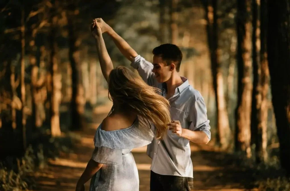 ડેટિંગનો નવો ટ્રેન્ડ: કોન્ટ્રા ડેટિંગ! તેના ફાયદા અને ગેરફાયદા શું છે? 3 dating 322.jpg