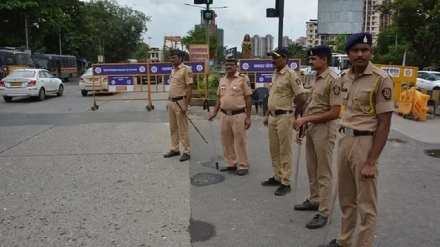 મુંબઈમાં બોમ્બ વિસ્ફોટની નવી ધમકી, પોલીસ એલર્ટ પર – શહેરમાં ચુસ્ત સુરક્ષા વ્યવસ્થા 3 mh.1.jpg
