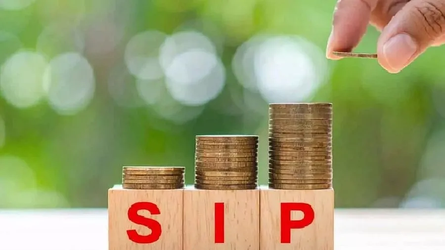 SIP Calculation - માત્ર ₹150 ની દૈનિક SIP તમને કરોડપતિ બનાવશે! 2 SIP.jpg