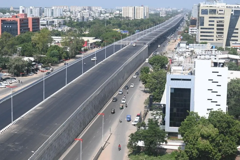 અમદાવાદમાં ચાર દિશાનો પરસાળ માર્ગ બનશે 3 lane.jpg
