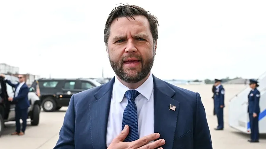 'ધ ચાર્લી કિર્ક શો'ના યજમાન બનશે જે.ડી. વાન્સ, મિત્રની હત્યા બાદ શોને ચાલુ રાખવાનો નિર્ણય 3 JD 1.jpg