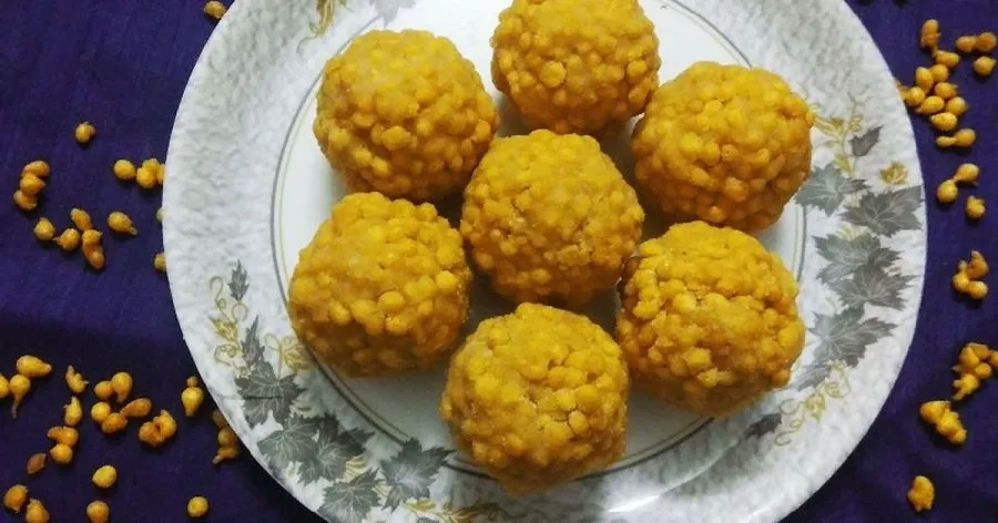 ફક્ત 2 મિનિટમાં બનાવો રાયતાવાળી બૂંદીમાંથી સ્વાદિષ્ટ લાડુ, જાણો રેસિપી 2 ladu.jpg