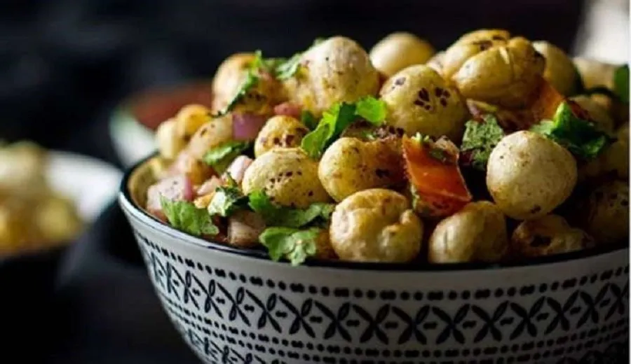 શું તમે પણ હેલ્ધી અને ટેસ્ટી ફૂડ શોધી રહ્યા છો? તો ટ્રાય કરો આ મખાના ચાટ રેસિપી 2 makhana chat 1.jpg