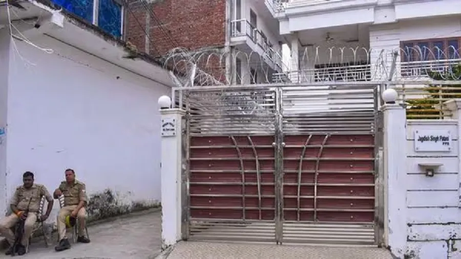 દિશા પટણીના ઘરે થયેલા ફાયરિંગ પાછળ ગોલ્ડી બ્રારની ગેંગ: 5 શૂટર્સમાંથી 2 માર્યા ગયા, અન્ય 2 ફરાર 3 Disha Patni.15.jpg