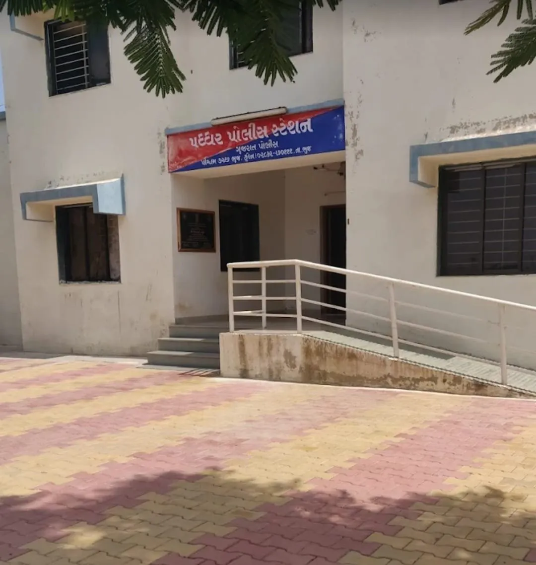 માનકુવાના યુવાનની ગામના જ શખસો દ્વારા મમુઆરા પાસે છરી હુલાવી ક્રૂર હત્યા નીપજાવાઈ 3 WhatsApp Image 2025 09 18 at 6.47.04 PM.jpeg