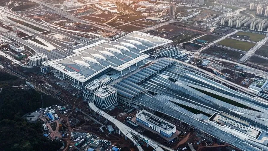 રેલવે સ્ટેશન નહીં, આખું શહેર! ચીને બનાવ્યું દુનિયાનું સૌથી મોટું સ્ટેશન 2 chins.jpg