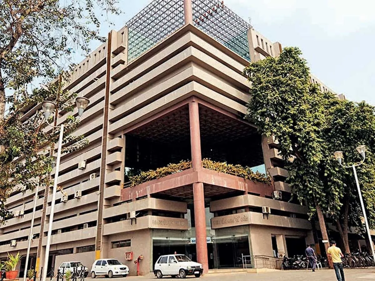 કૌભાંડોની અમદાવાદ સરકાર, વર્ષે 5 હજાર કૌભાંડ 2 AMC.jpg