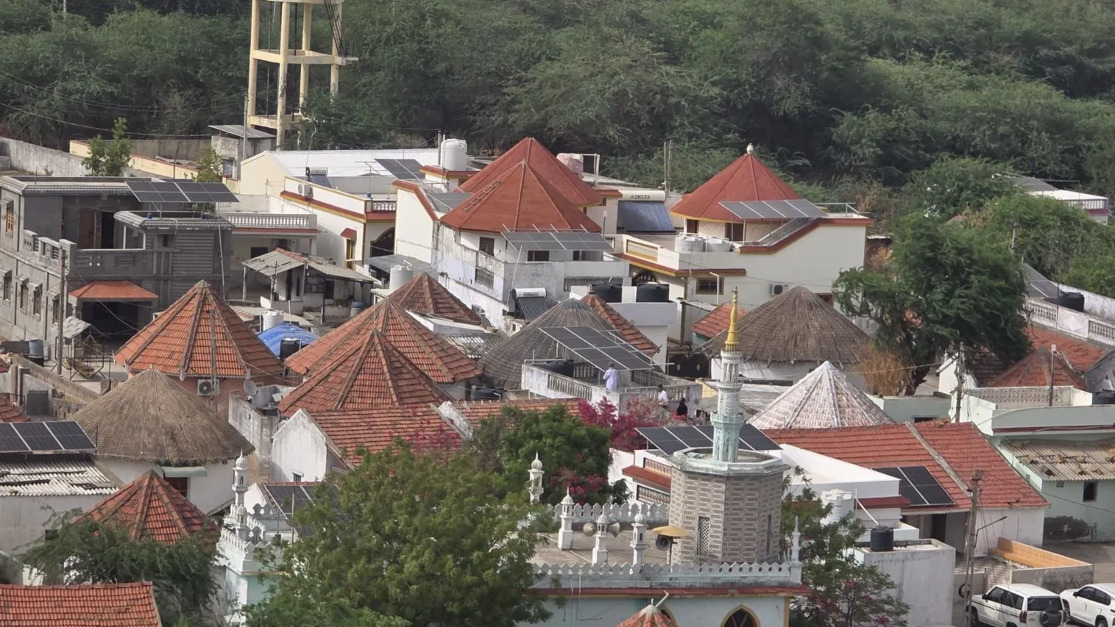 કચ્છનું ધોરડો બન્યું ગુજરાતનું ચોથું સોલાર વિલેજ 2 WhatsApp Image 2025 09 20 at 9.43.03 AM.jpeg