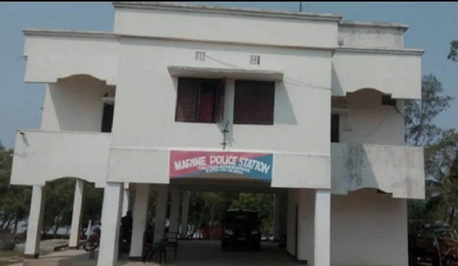 કંડલાથી કાચું સોયાબીન તેલ ભરીને ગાંધીનગર જતા ટેન્કરમાંથી ડ્રાઇવરે રૂ. ૩૩. ૩૮ લાખનું તેલ કાઢીને છેતરપિંડી આચરી 3 police.jpg