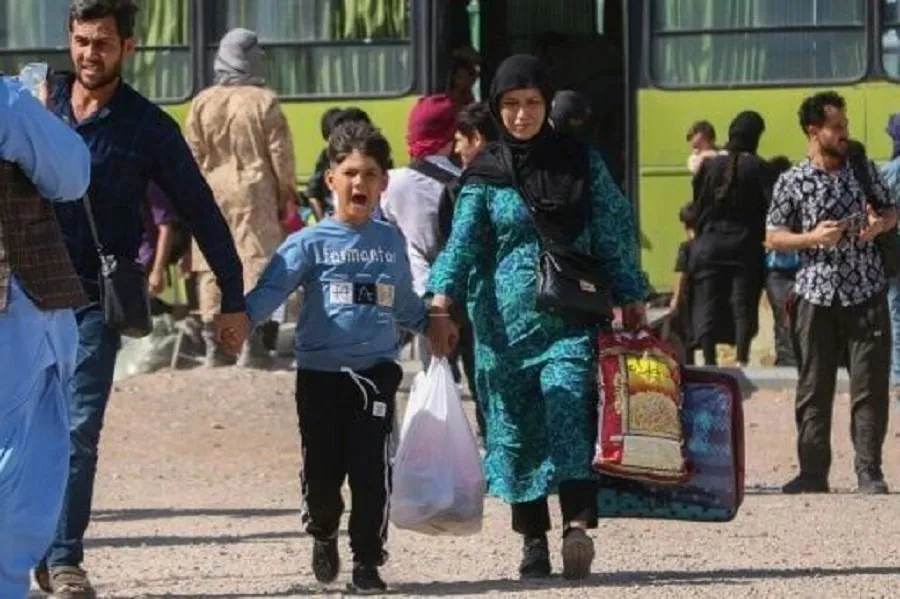 મેટા, માઇક્રોસોફ્ટનો સ્ટાફ મુશ્કેલીમાં: 24 કલાકમાં પાછા ફરો, અમેરિકા છોડશો નહીં - કંપનીઓની સલાહ 3 people.jpg