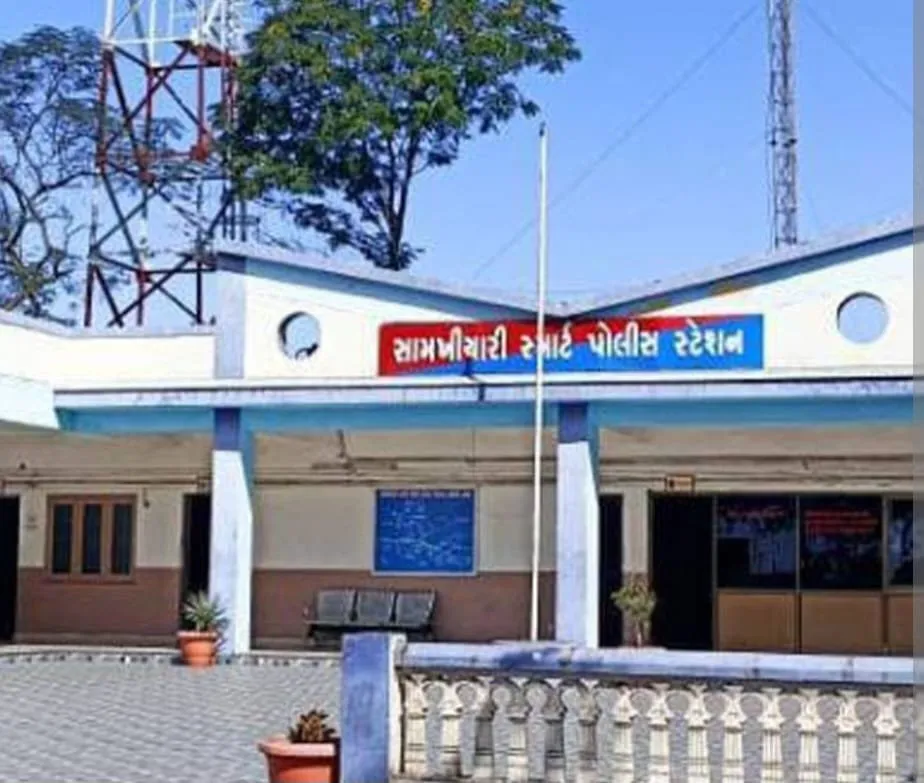 ભચાઉના જડસામાં જુગાર ક્લબ પર પોલીસ ત્રાટકી, છ ઝડપાયા, ૨૦ નાશી છુટ્યા 2 WhatsApp Image 2025 09 22 at 10.31.21 AM 1.jpeg