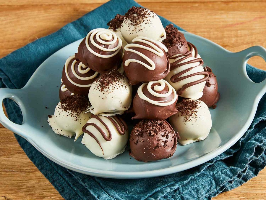 જાણો શા માટે ૨૮ ઓક્ટોબરને નેશનલ ચોકલેટ ડે તરીકે ઉજવાય છે અને ચોકલેટ ૫ મોટા ફાયદા 2 chocalte 1