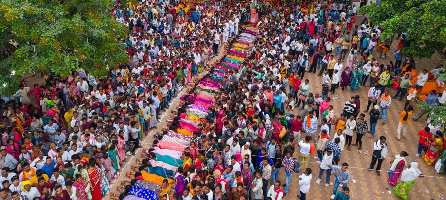અનોખો મેળો! અહીં સંતાન પ્રાપ્તિ માટે પેટ પર સૂએ છે હજારો મહિલાઓ, ઉપરથી પસાર થાય છે લોકો... આવી છે માન્યતા 3 mela